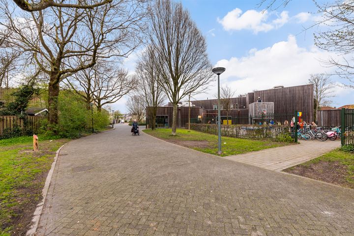 Bekijk foto 37 van Van Schendelstraat 19