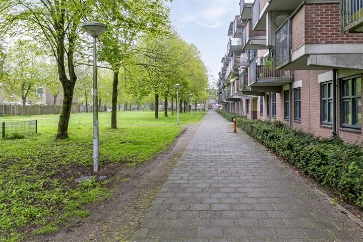 Bekijk foto 3 van Toutenburgstraat 36