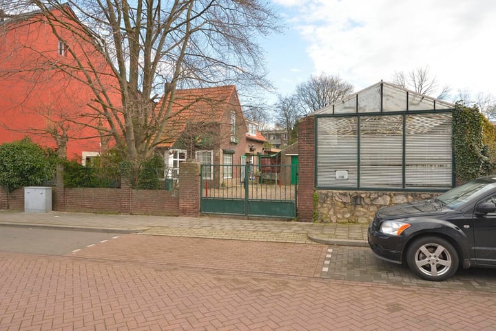 View photo 1 of Lichtenbergstraat 10