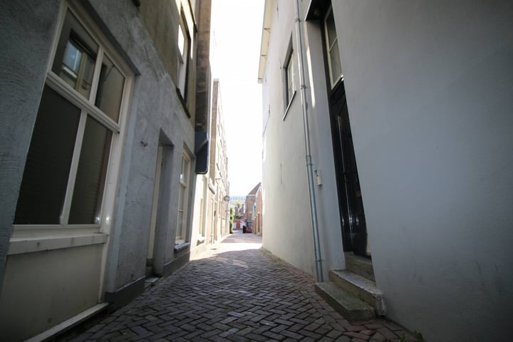 View photo 15 of Dolhuisstraat 5