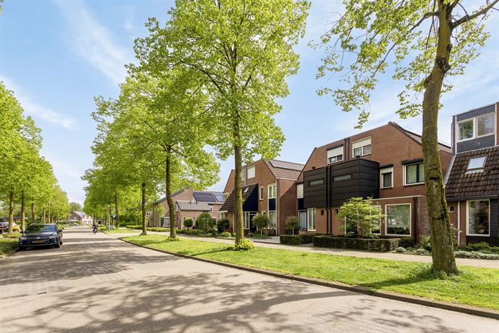 Bekijk foto 5 van van Douverenstraat 52