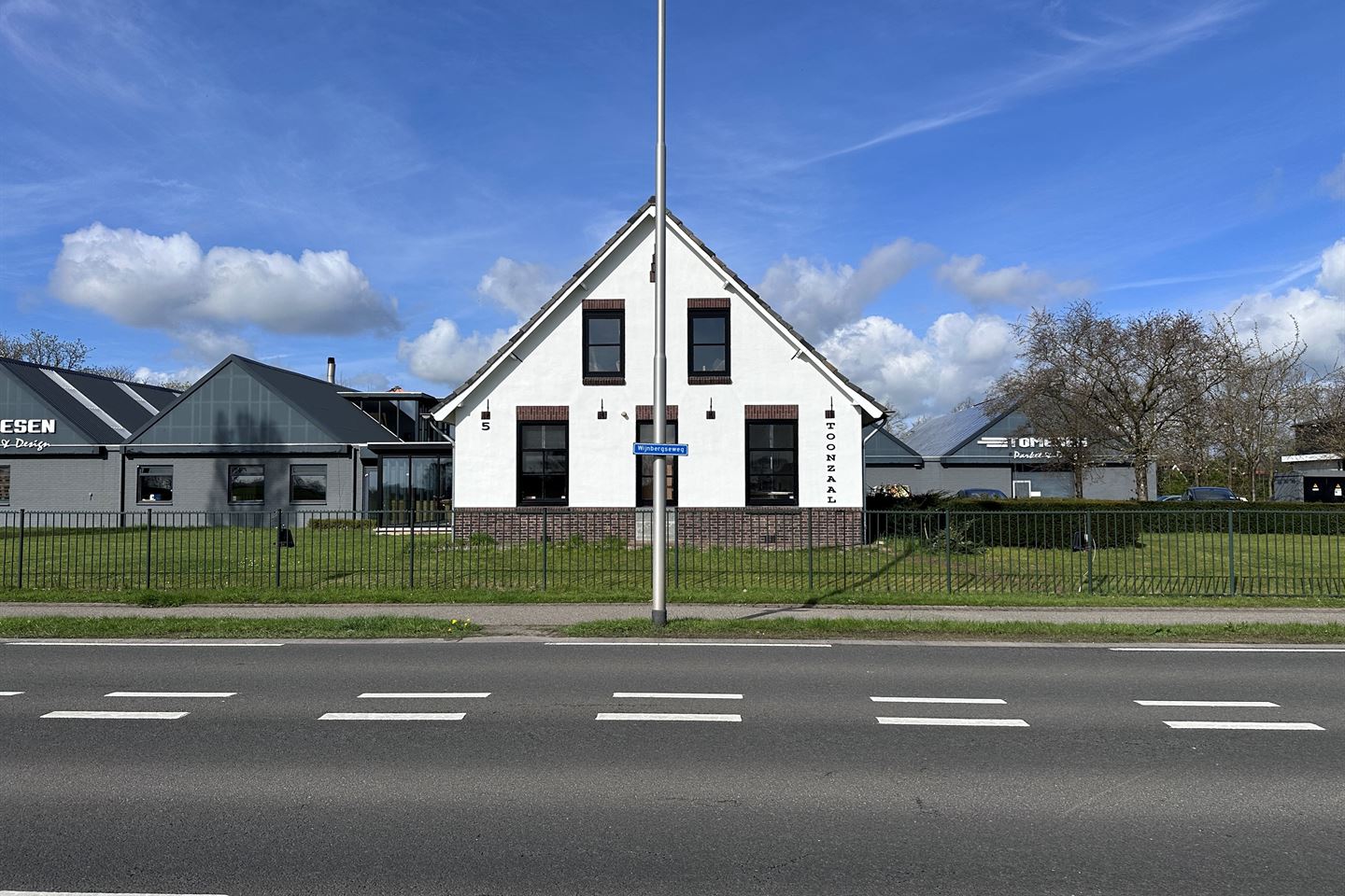 View photo 2 of Wijnbergseweg 5