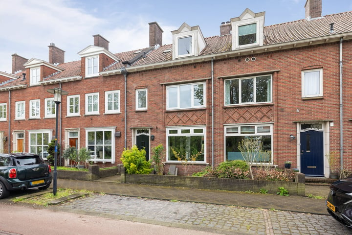 Bekijk foto 48 van Emmastraat 9