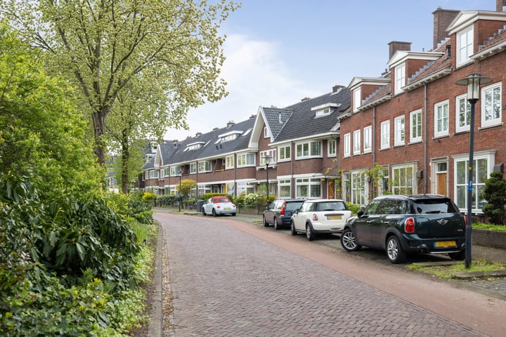 Bekijk foto 49 van Emmastraat 9