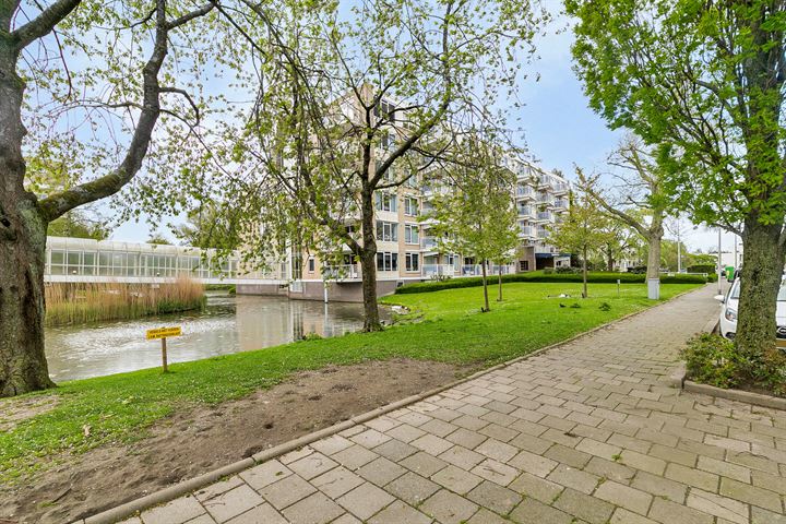 View photo 42 of Vechtstraat 126