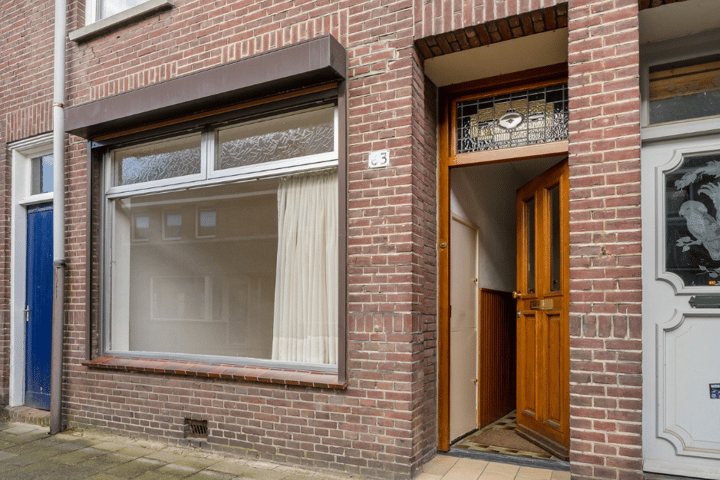 Bekijk foto 30 van Pastoor van Beurdenstraat 63