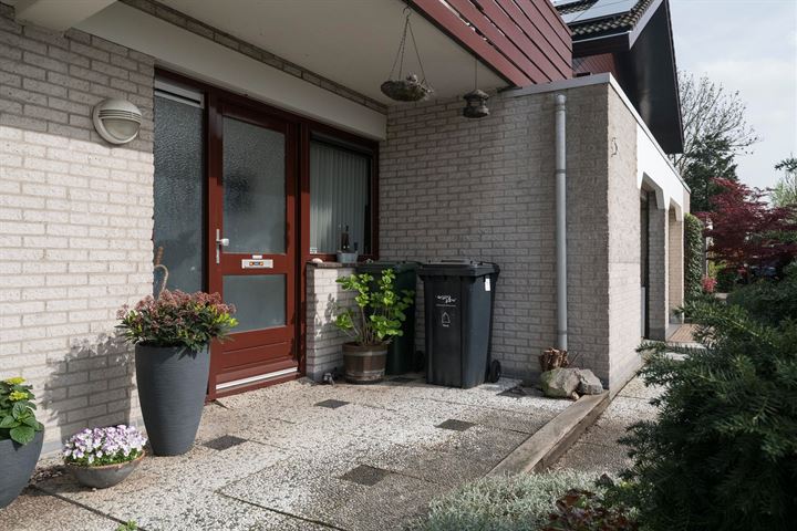 View photo 33 of Nico de Rooystraat 5