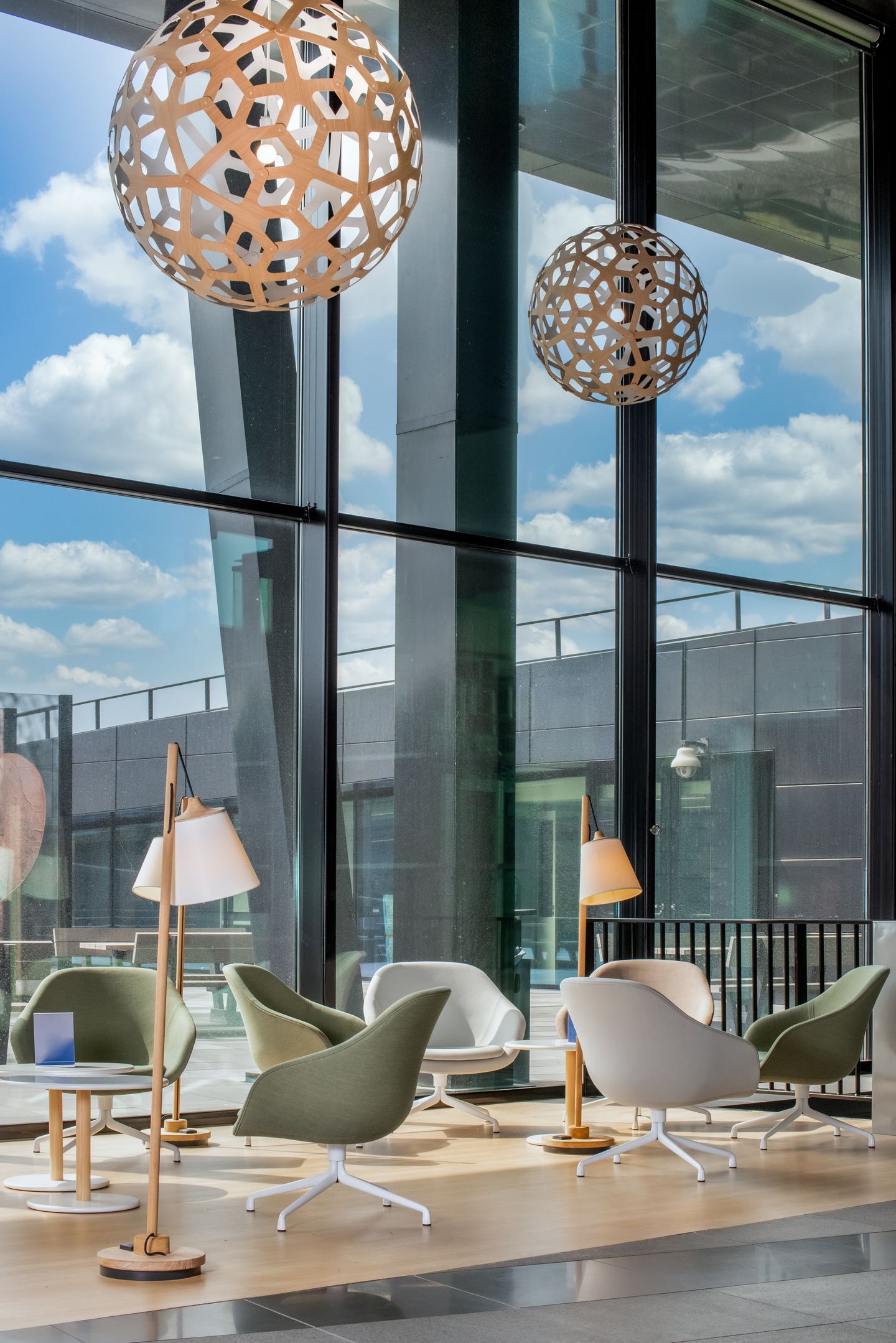 Bekijk foto 2 van Jonkerbosplein 52