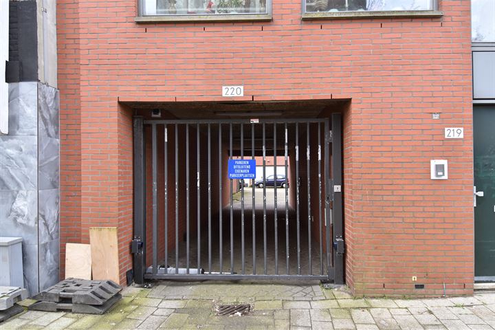 Bekijk foto 37 van Wesselsstraat 16