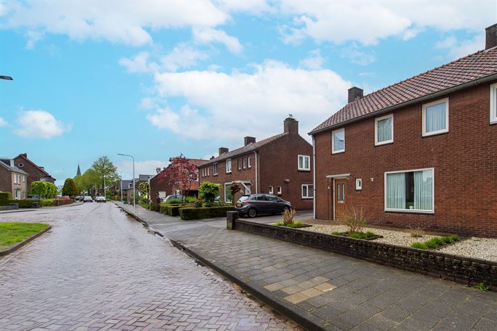 Bekijk foto 32 van Sint Willibrordstraat 47