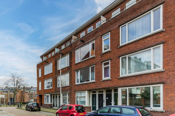 Bekijk foto 1 van Roemeensestraat 14-B2