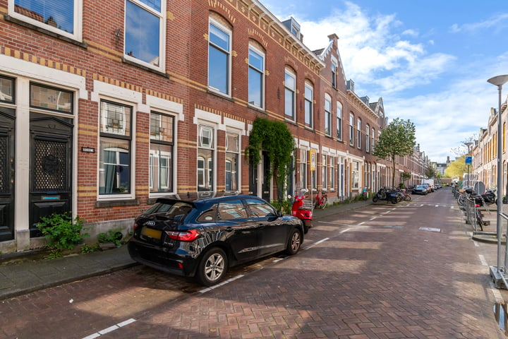 Bekijk foto 2 van Adamshofstraat 126