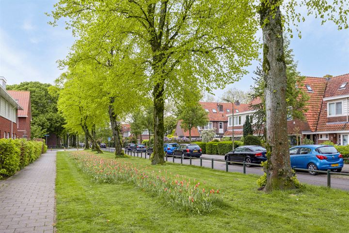 Bekijk foto 32 van De Ruijterstraat 72