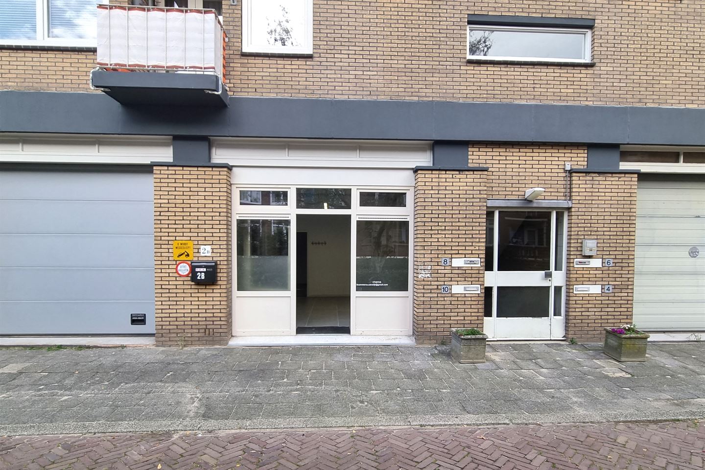 View photo 1 of Jacobus van Looystraat 2-B