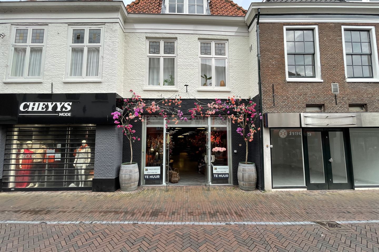 Bekijk foto 2 van Donkerstraat 23