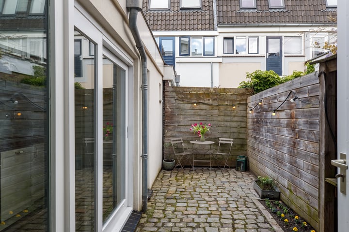 View photo 8 of Van Diemenstraat 31