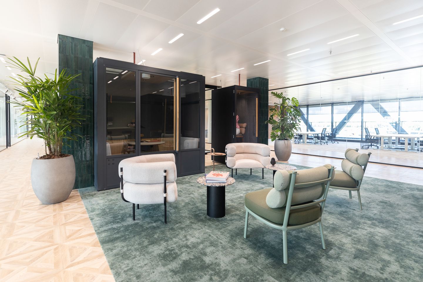 View photo 5 of Joan Muyskenweg 30