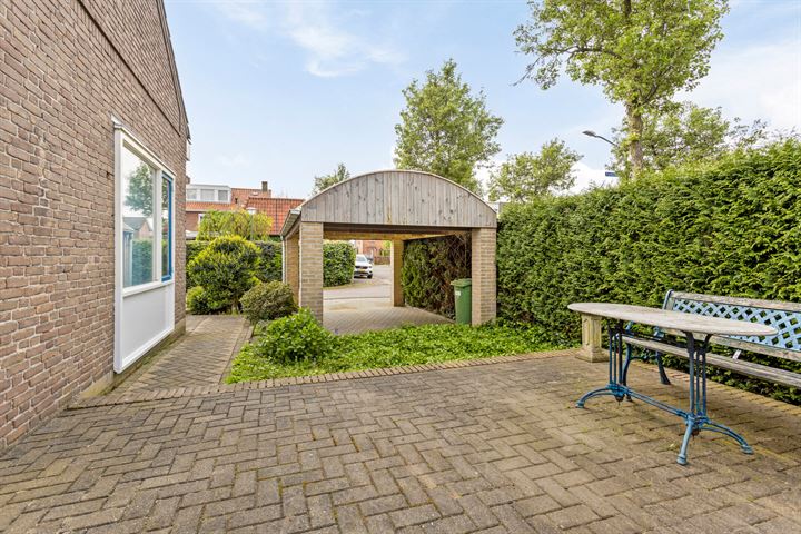 Bekijk foto 32 van Ronduitsestraat 12