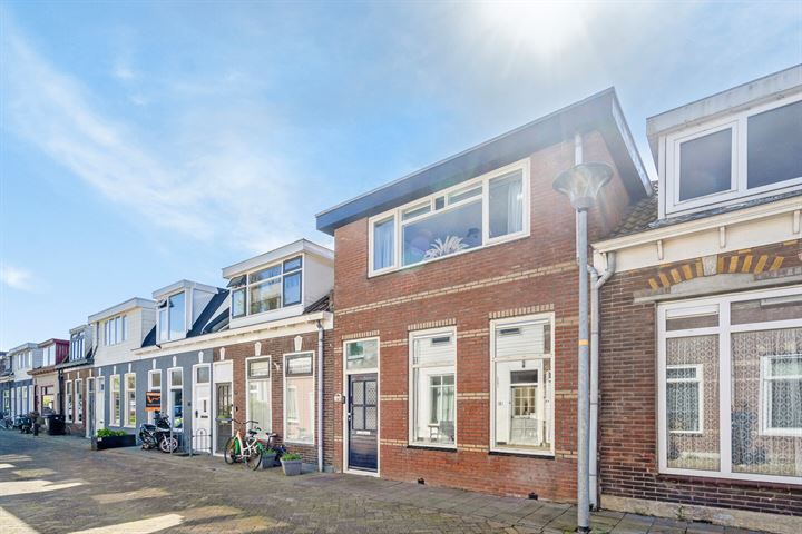 Bekijk foto 2 van Maarten Harpertszoon Trompstraat 12