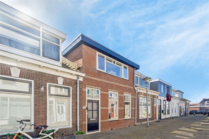 Bekijk foto 3 van Maarten Harpertszoon Trompstraat 12