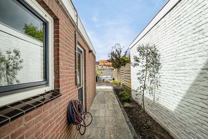 Bekijk foto 40 van Rozemarijnstraat 26