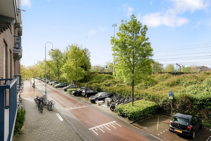 View photo 6 of Zaanstraat 130