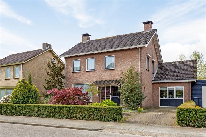 Bekijk foto 1 van Veldstraat 11