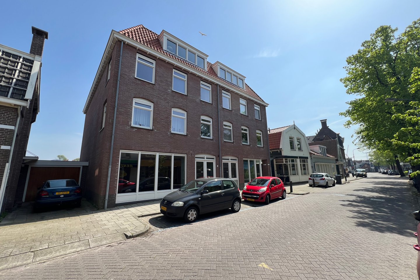 View photo 1 of Raadhuisstraat 52