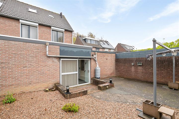 Bekijk foto 18 van Losvloerstraat 9