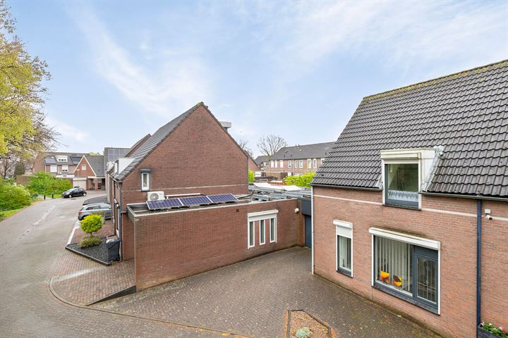 Bekijk foto 30 van Losvloerstraat 9