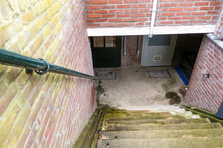 Bekijk foto 22 van Deken Rhoenstraat 18