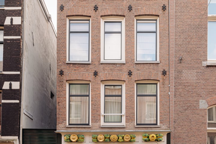 Bekijk foto 1 van Goudsbloemstraat 107-A