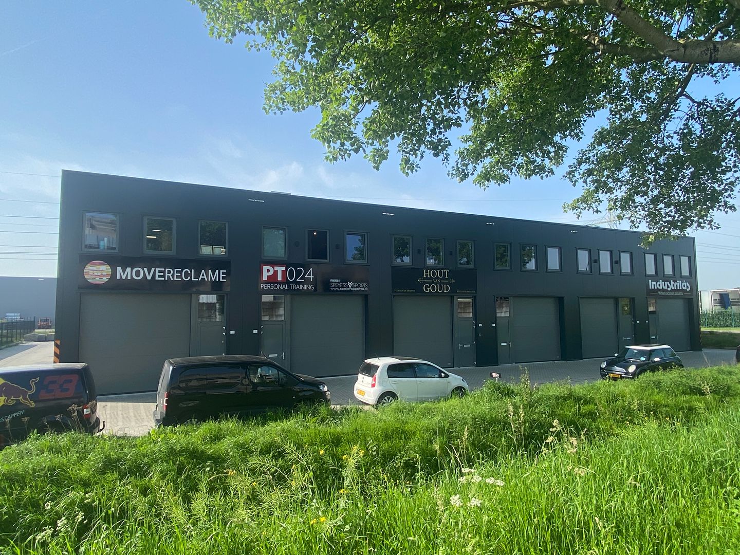 Bekijk foto 2 van Distributieweg 13