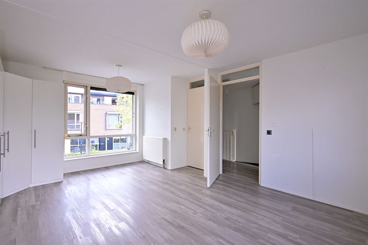 Bekijk foto 32 van Willem Kesstraat 3