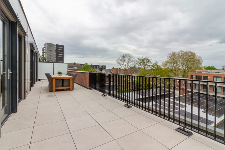 Foto 33 van Wilhelminaplein 10-D02