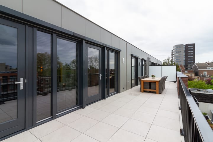 Foto 32 van Wilhelminaplein 10-D02