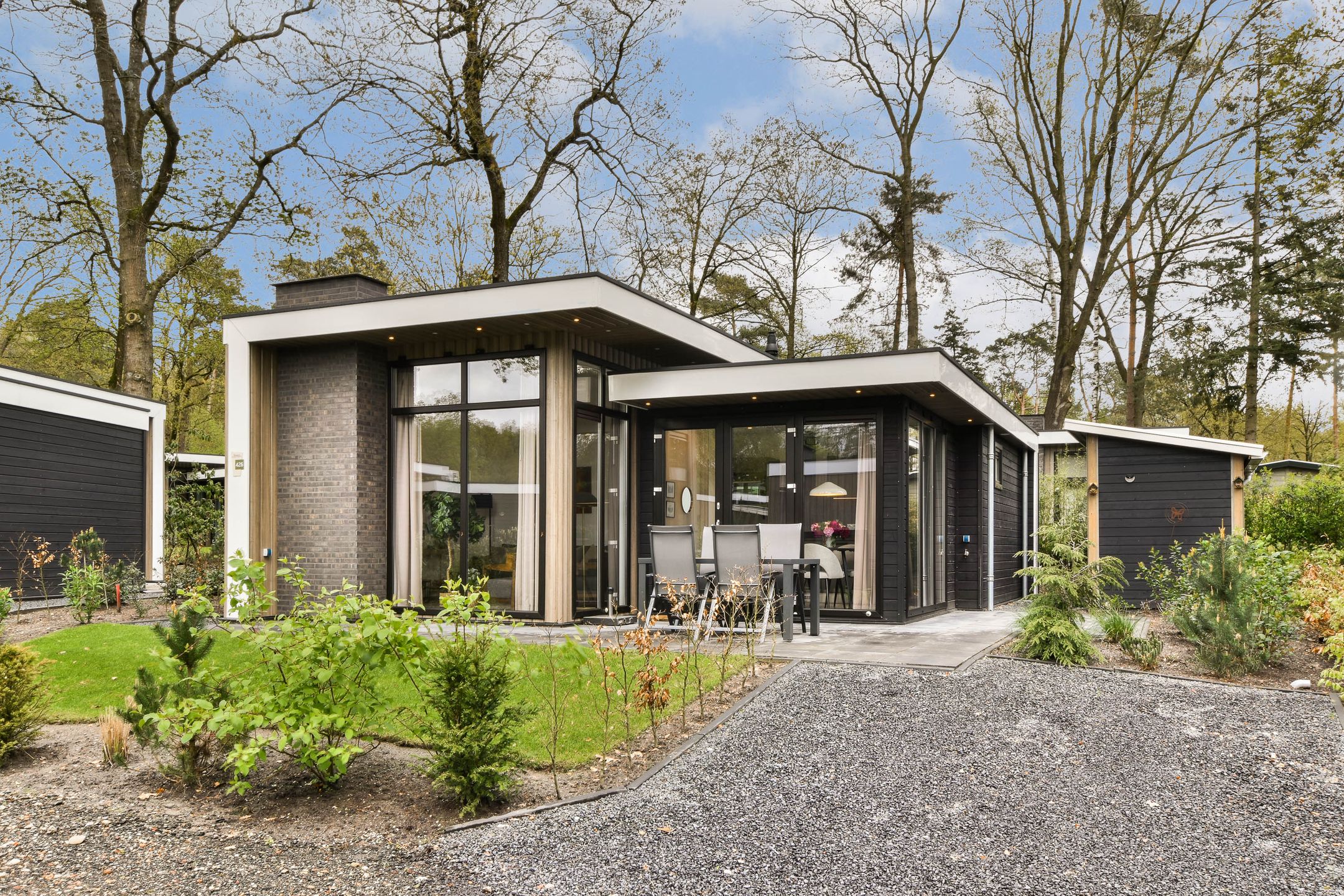 2-bedroom freehold villa in Hoenderloo (Gem. Apeldoorn) — photo 1 of 5