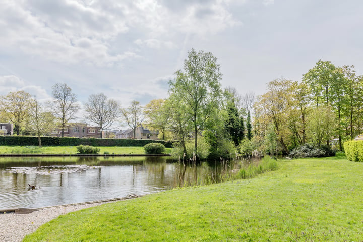 Bekijk foto 47 van Casparuslaan 402