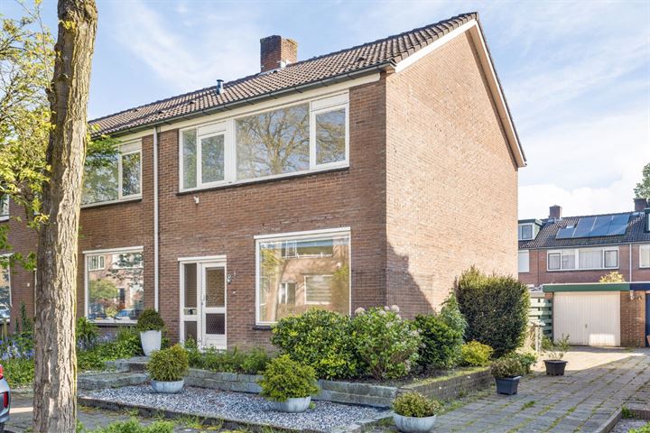 Bekijk foto 1 van Cornelis Houtmanstraat 9