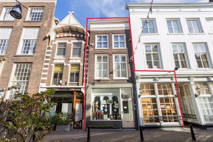 View photo 2 of Voorstraat 196