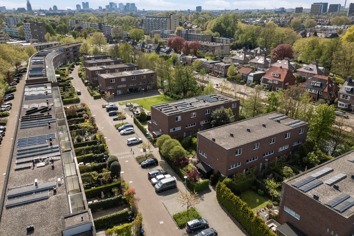 Bekijk foto 43 van Prof. Zonnebloemhof 9