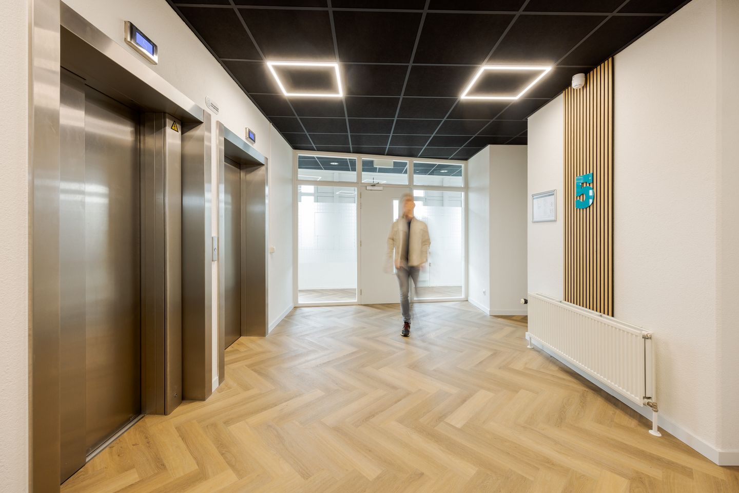 View photo 2 of Zuiderzeelaan 15