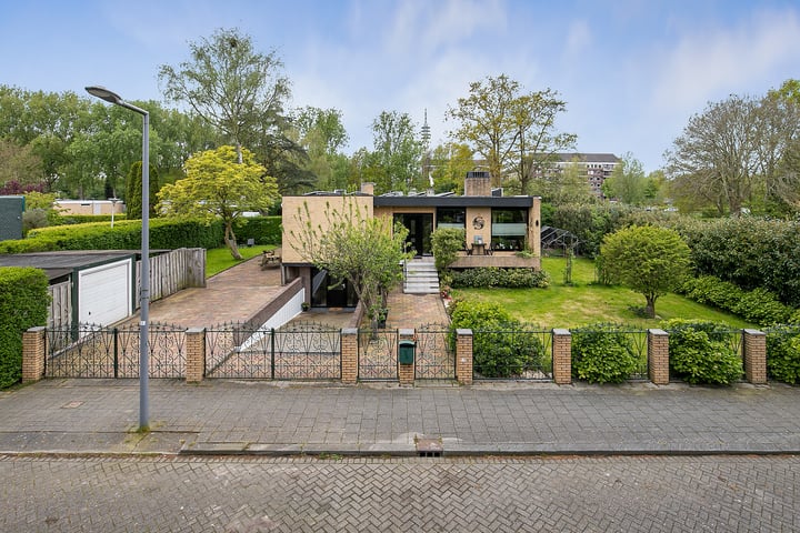 Bekijk foto 42 van Yersekestraat 1