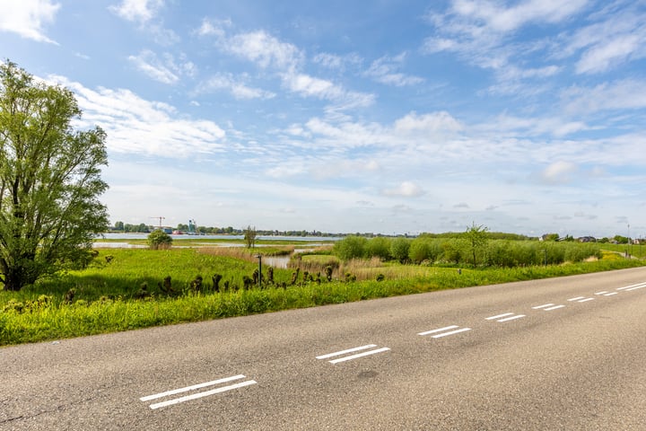 Bekijk foto 32 van Rivierdijk 62