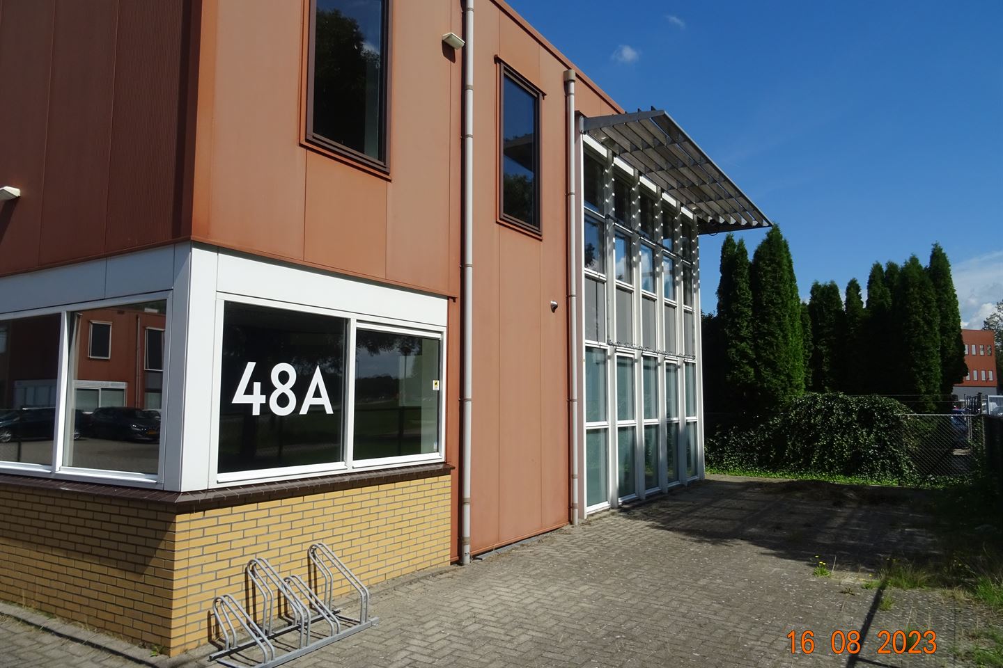 View photo 2 of Zuiveringweg 48-A