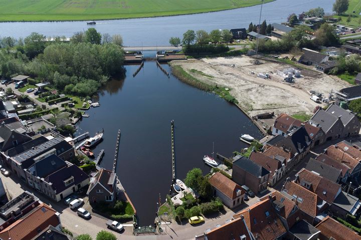 Bekijk foto 3 van Westeinde - De Whaa kavels aan vaarwater