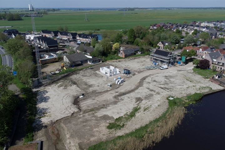 View photo 6 of Westeinde - De Whaa kavels aan vaarwater