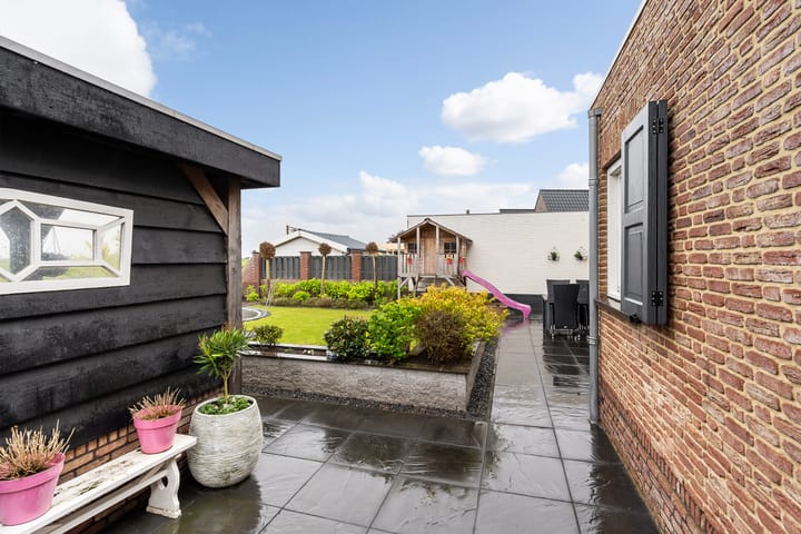 Photo 42 of Dokter Zoetemanstraat 9