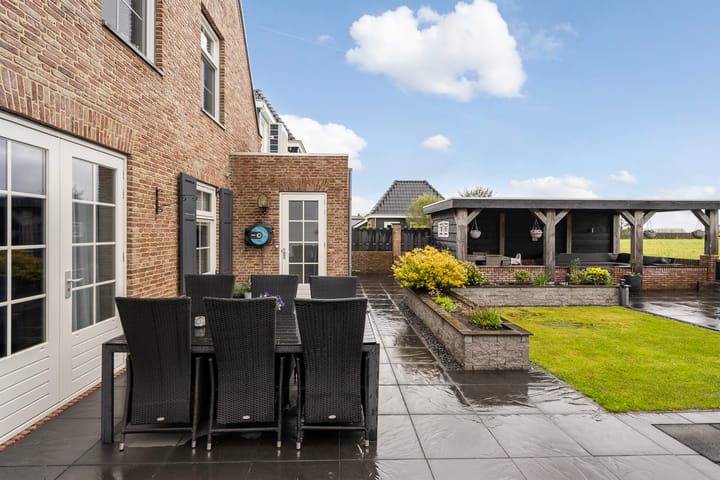 Photo 44 of Dokter Zoetemanstraat 9