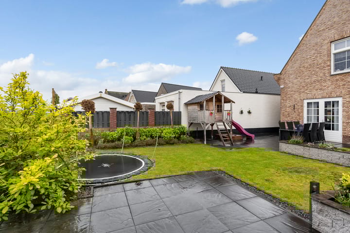 Photo 48 of Dokter Zoetemanstraat 9